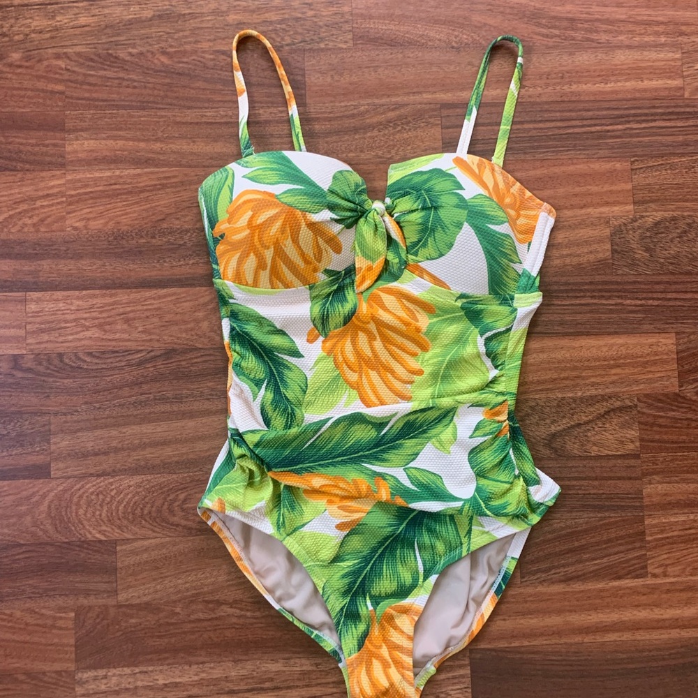 Kona Sol Floral One piece Swimsuit Womens M Tropical Beach Vacation Boho Cottage
